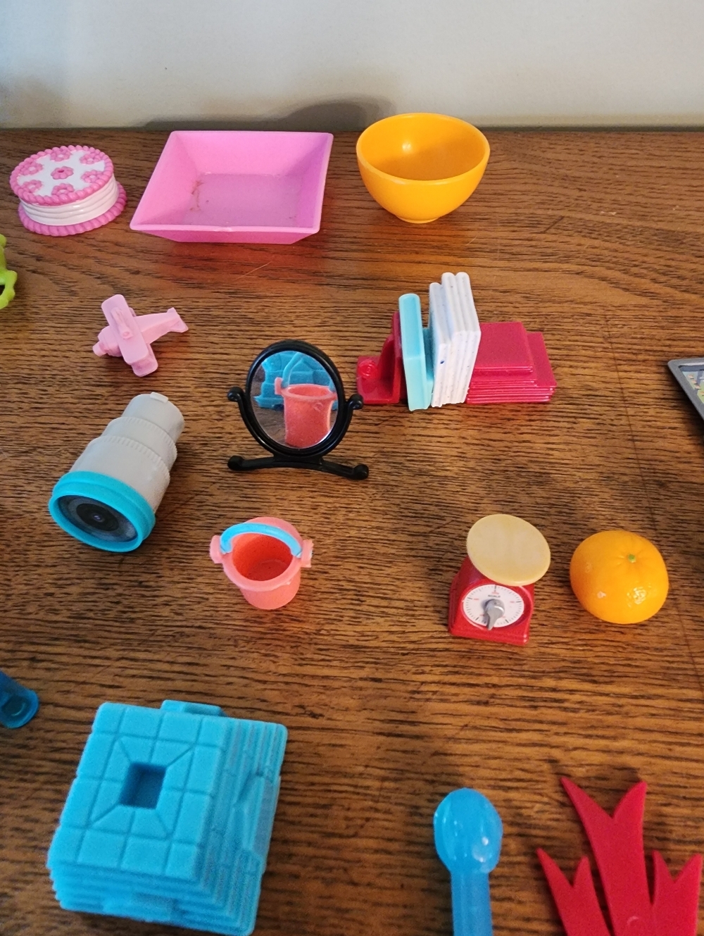 Misc. Doll & Doll House Accessories Lot - Picture 4 of 7